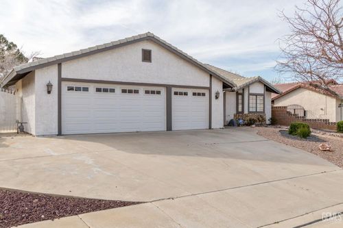 42307 61st St W, Lancaster, CA, 93536-3702 | Card Image