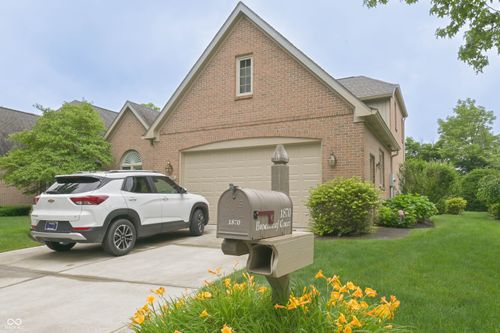 10-1870 Broadleaf Ct, Greenwood, IN, 46143-8829 | Card Image