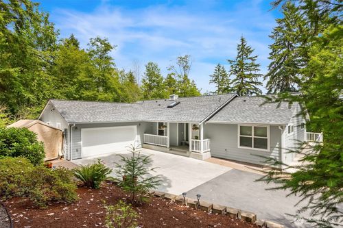 8324 Springridge Rd Ne, Bainbridge Island, WA, 98110-1632 | Card Image