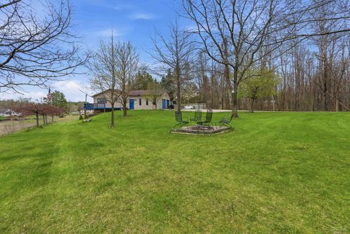 880 Sutherly Rd, Beaverton, MI, 48612-8566 | Card Image