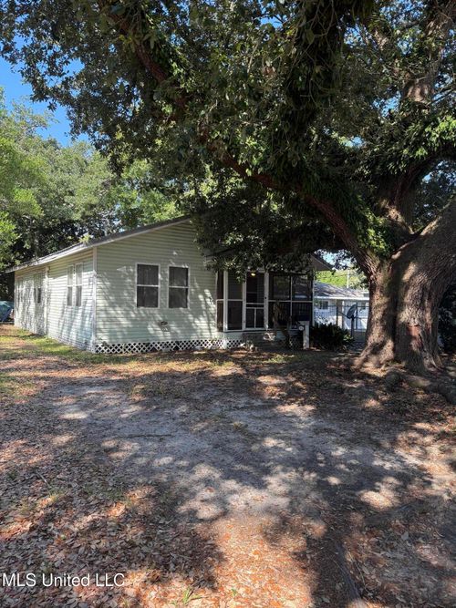 2117 21st Ave, Gulfport, MS, 39501-4626 | Card Image