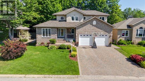 16 Vermont Cres, North Bay, ON, P1C1L5 | Card Image