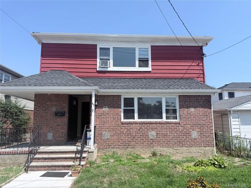83 Gibson Blvd, Valley Stream, NY, 11581-3373 | Card Image