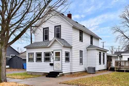 520 Hamilton St, Winona, MN, 55987-4338 | Card Image