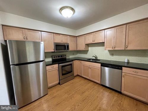 208 Valley Stream Ln, CHESTERBROOK, PA, 19087-5854 | Card Image