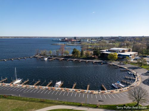 1005 Boardwalk Cove Dr, Muskegon, MI, 49441-2222 | Card Image