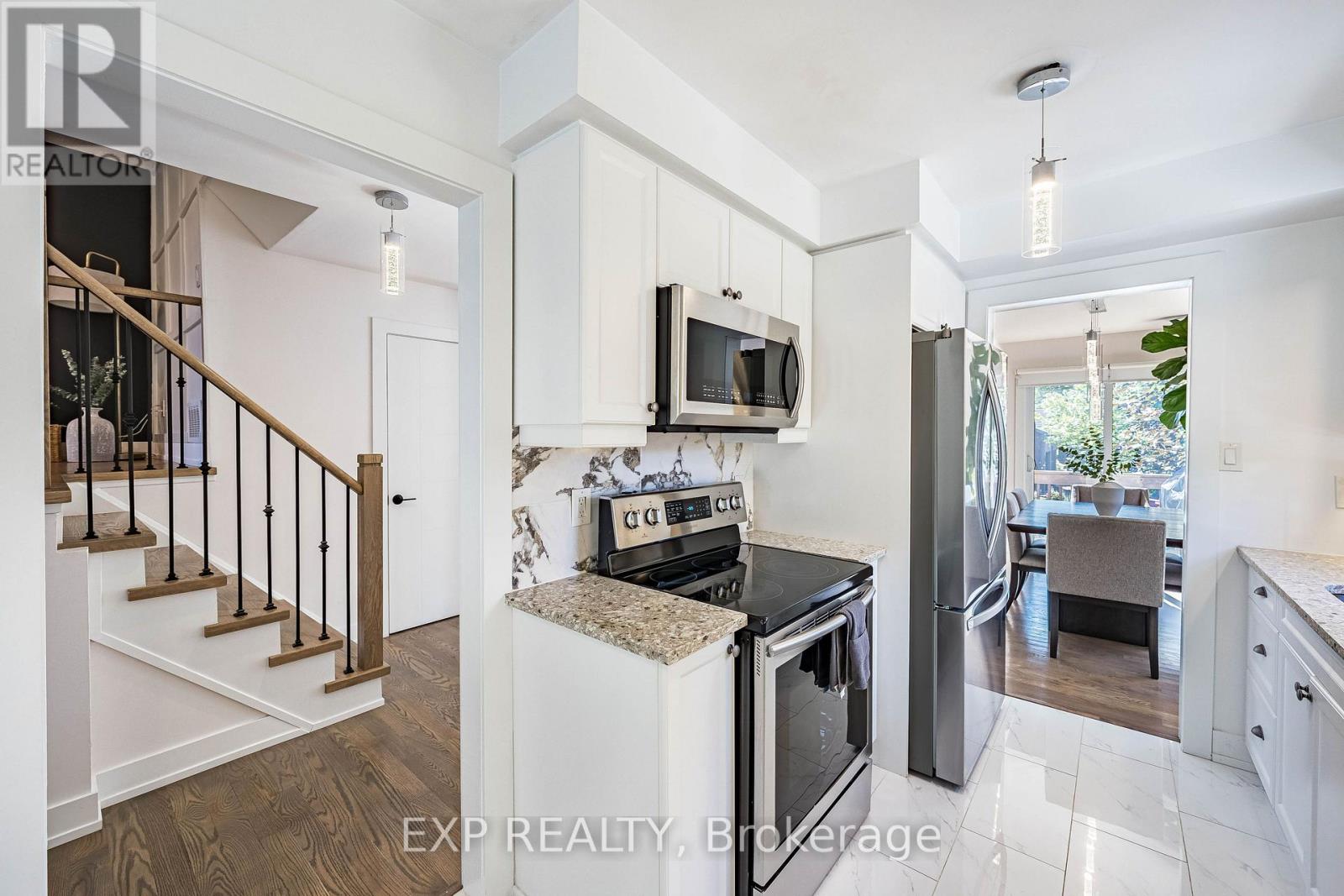 Residential in Burlington (Headon) 5