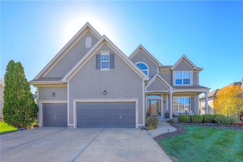 19011 W 99th St, Lenexa, KS, 66220-9760 | Card Image