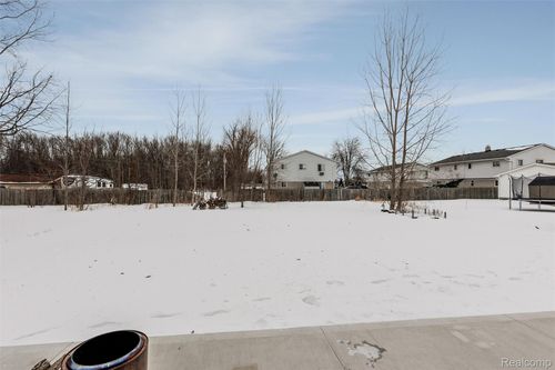 28855 Anchor Dr, Chesterfield, MI, 48047-5311 | Card Image