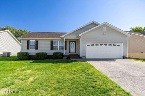 7527 Silveredge Rd, Knoxville, TN, 37918-6171 | Card Image