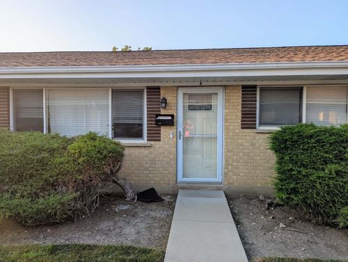 803 Valley Stream Dr, Wheeling, IL, 60090-3996 | Card Image