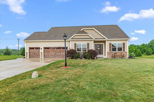 N45W22754 Charlotte Way, Pewaukee, WI, 53072-2107 | Card Image