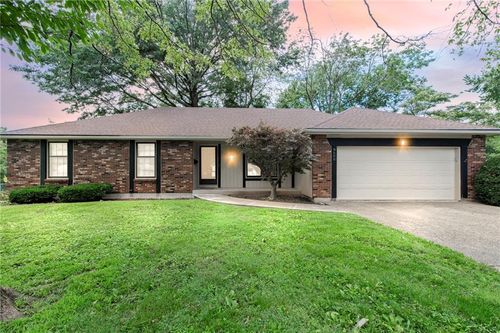 8600 Elm Ave, Raytown, MO, 64138-3265 | Card Image
