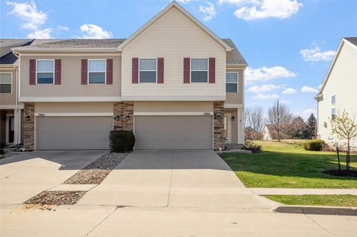 7904 Cottonwood Ln, West Des Moines, IA, 50266-8081 | Card Image