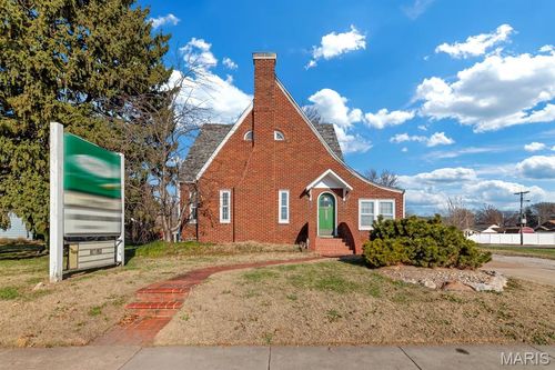 2335 Pontoon Rd, Granite City, IL, 62040-4022 | Card Image