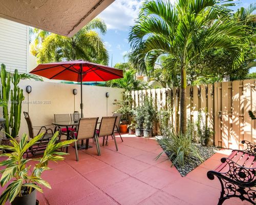 apt-102-614 Executive Center Dr, West Palm Beach, FL, 33401-4943 | Card Image