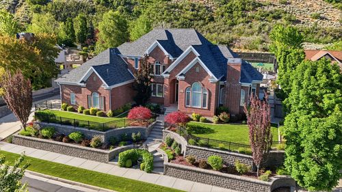 714 E Draper Heights Way, Draper, UT, 84020-7630 | Card Image
