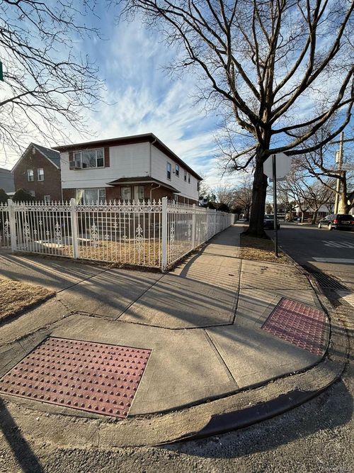 249-02 Weller Ave, Rosedale, NY, 11422-2539 | Card Image