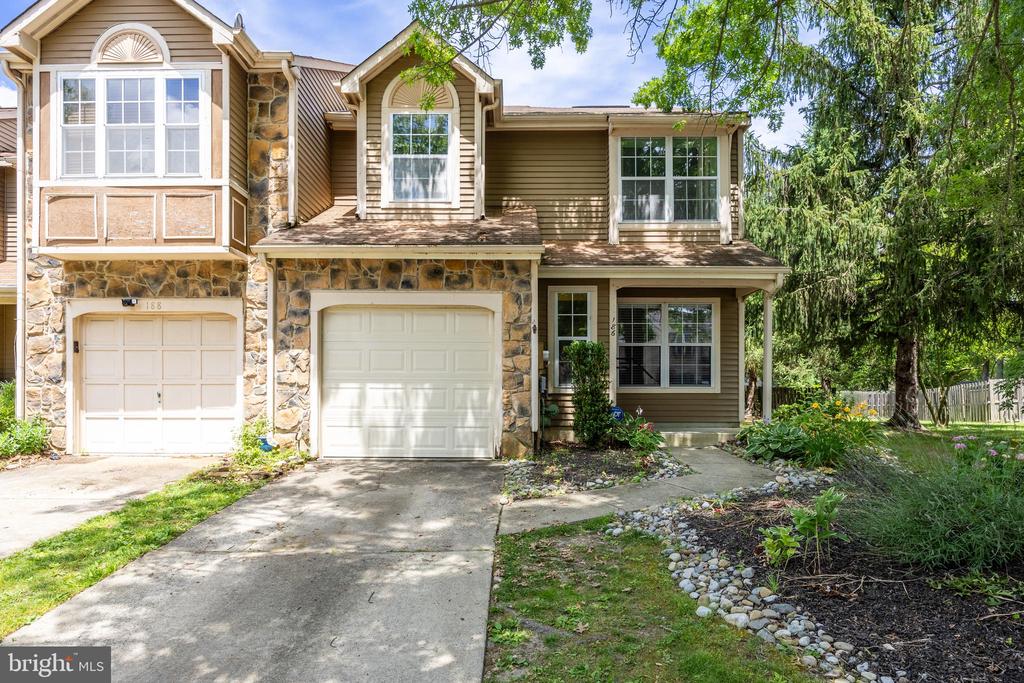 Kettlebrook Dr, Mount Laurel, NJ 08054