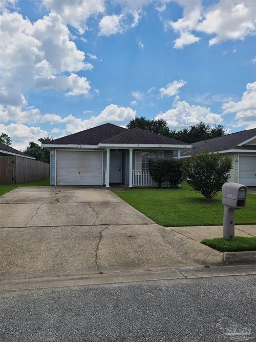 2321 Bur Oak Dr, Cantonment, FL, 32533-2935 | Card Image
