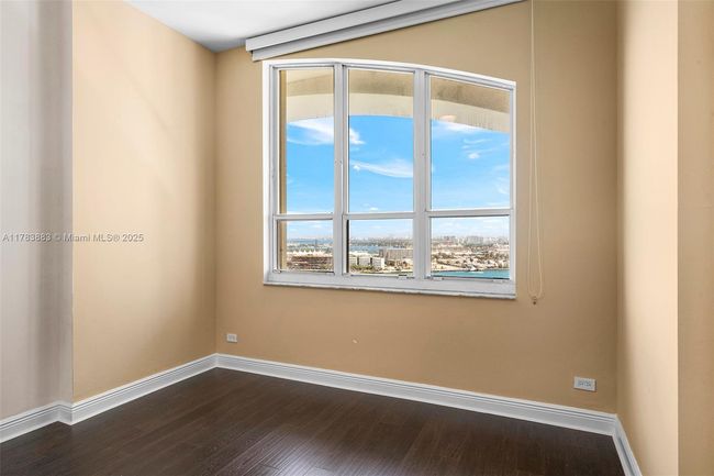 APT-2611 - 888 Brickell Key Dr, Condo with 2 bedrooms, 3 bathrooms and null parking in Miami FL | Image 20