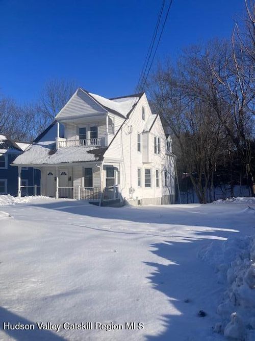 122 Vineyard Ave, Highland, NY, 12528-1725 | Card Image