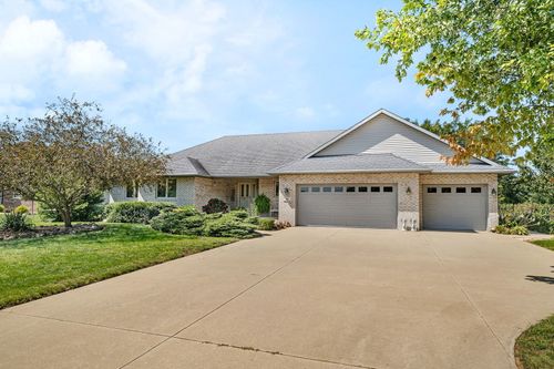 310 Fairway Dr, Essex, IL, 60935-6153 | Card Image