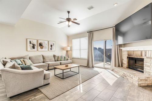 301 Turquoise Dr, Fort Worth, TX, 76131-3706 | Card Image