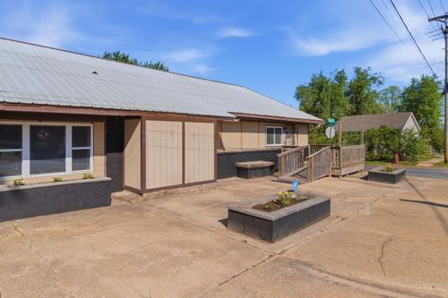 201 S Lake St, Mountain Grove, MO, 65711-2112 | Card Image