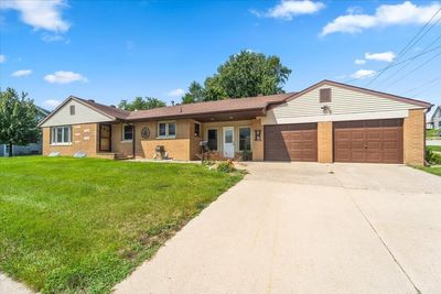 1404 10th Street, House other with 4 bedrooms, 2 bathrooms and null parking in Eldora IA | Image 1