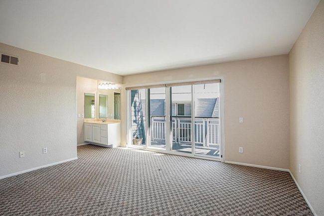 64 Montego Ct, Condo with 2 bedrooms, 3 bathrooms and 2 parking in Coronado CA | Image 6