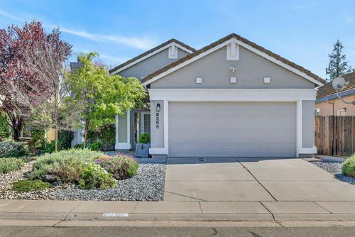 9268 Rose Parade Way, Sacramento, CA, 95826-6511 | Card Image