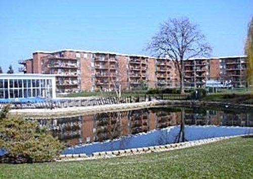 apt-202s-16 E Old Willow Rd, Prospect Heights, IL, 60070-1971 | Card Image