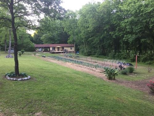 2865 Sardis Ridge Rd, Parsons, TN, 38363-3455 | Card Image