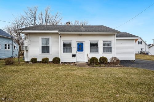 224 Cedar St, Port Clinton, OH, 43452-1234 | Card Image
