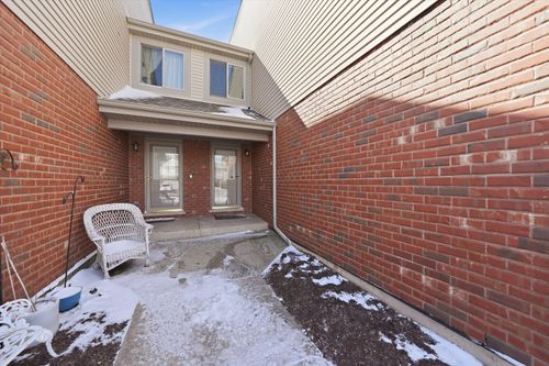 8261 Pecan Pl, Frankfort, IL, 60423-1768 | Card Image