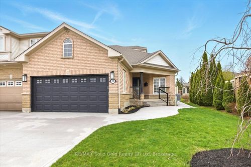 135 Reiber Crt, Waterloo, ON, N2L6M9 | Card Image