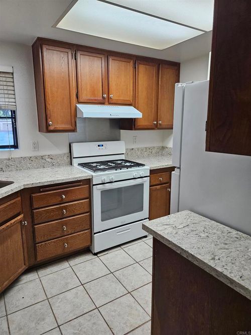 unit-107-1087 Shadowridge Dr, Vista, CA, 92081-9055 | Card Image