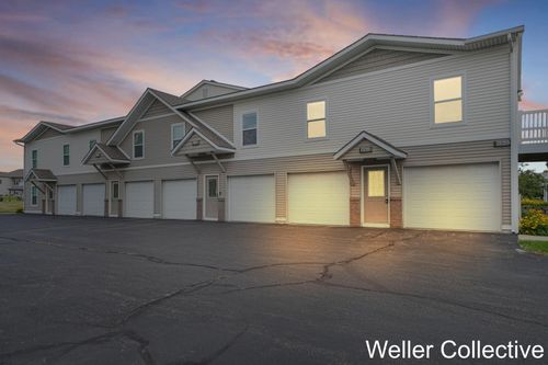 bldg-27-6119 Fieldstone Hills Dr, Caledonia, MI, 49316-7409 | Card Image