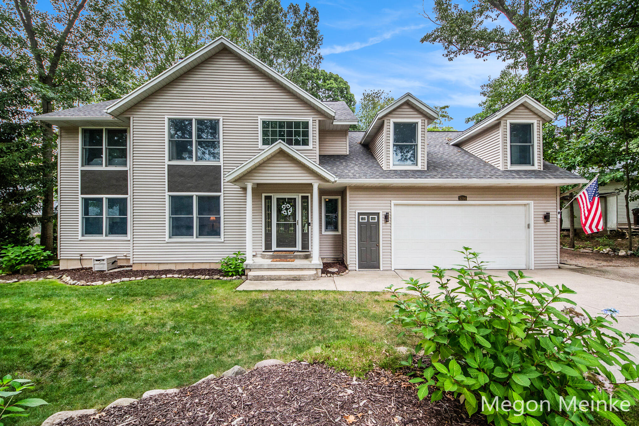 Rollaway Dr, Comstock Park, MI 49321