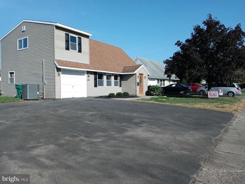 136 Junewood Dr, LEVITTOWN, PA, 19055-2328 | Card Image