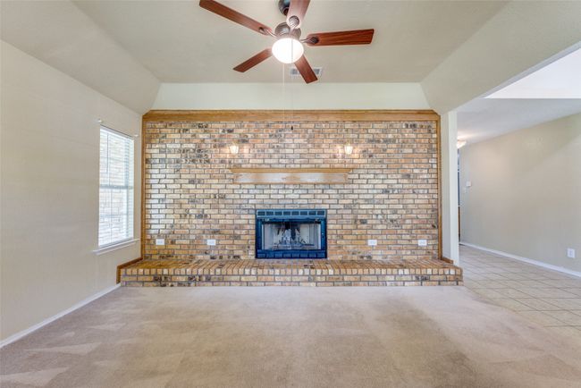 715 Mockingbird St, House other with 3 bedrooms, 2 bathrooms and null parking in Bonham TX | Image 4