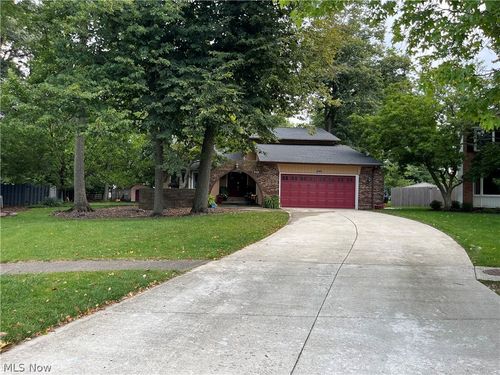 17022 Eagles Nest Cir, Strongsville, OH, 44136-6218 | Card Image
