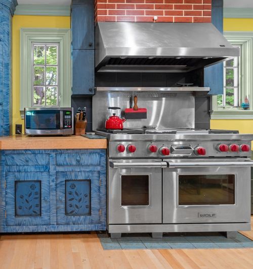 581 Isaac Frye Hwy, Wilton, NH, 03086-5314 | Card Image