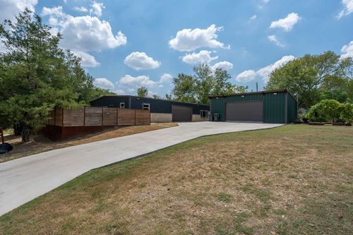 202 E Newton St, Luling, TX, 78648-1853 | Card Image