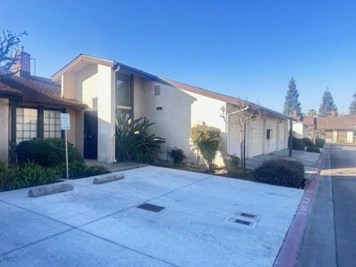 1633 Willow Ave, Clovis, CA, 93612-3223 | Card Image