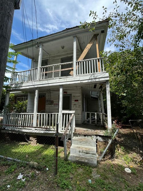 6 Poinsett St, Charleston, SC, 29403-6388 | Card Image