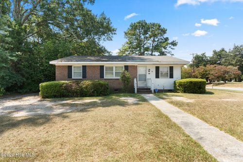 301 Tuskeegee Dr, Laurinburg, NC, 28352-3307 | Card Image