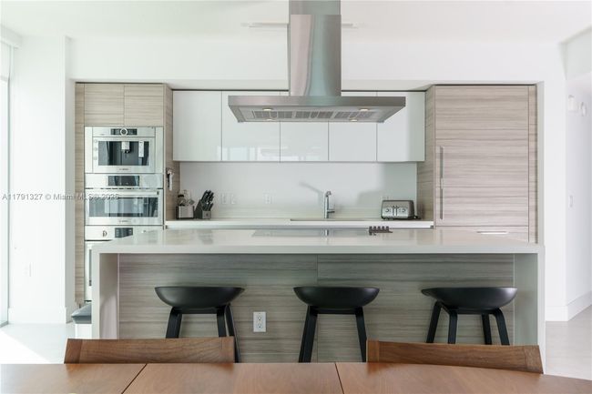 UNIT-1101 - 300 Sunny Isles Blvd, Condo with 3 bedrooms, 4 bathrooms and null parking in Sunny Isles Beach FL | Image 5