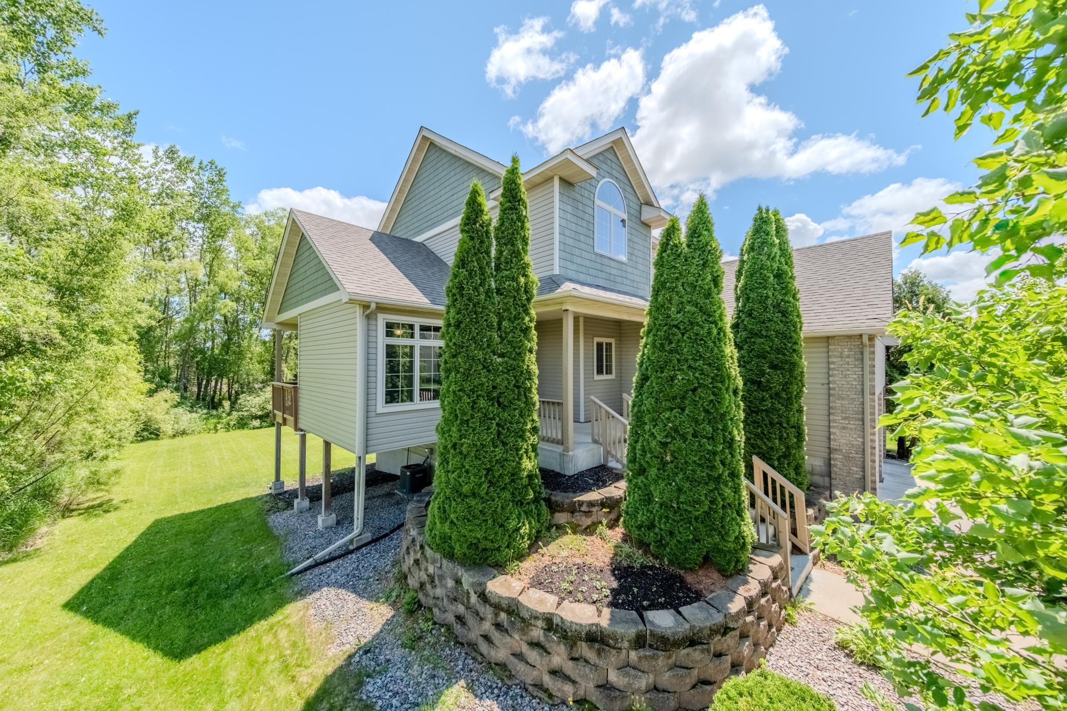 Falcon Cir, Hugo, MN 55038
